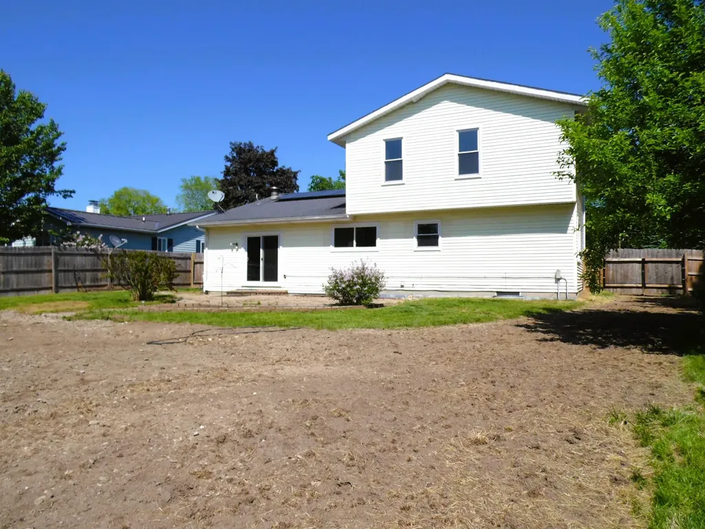 1191 N Frost Drive Saginaw Charter Township MI 48638