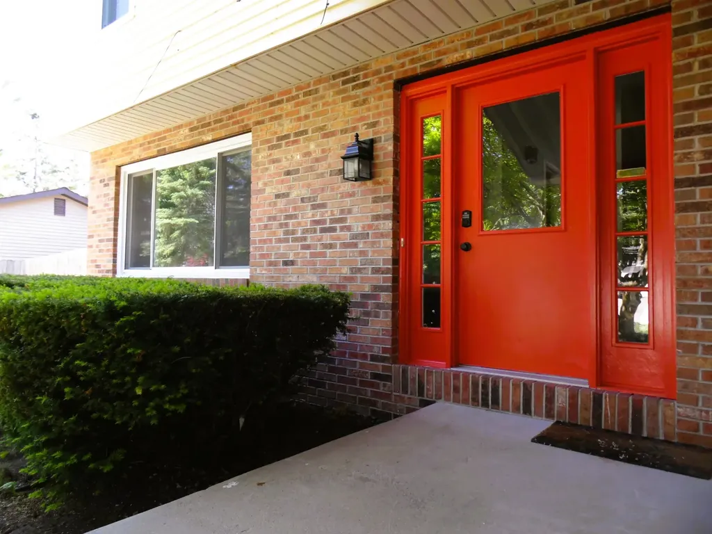 1191 N Frost Drive Saginaw Charter Township MI 48638