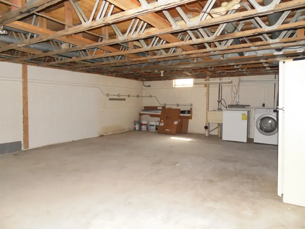 1191 N Frost Drive Saginaw Charter Township MI 48638