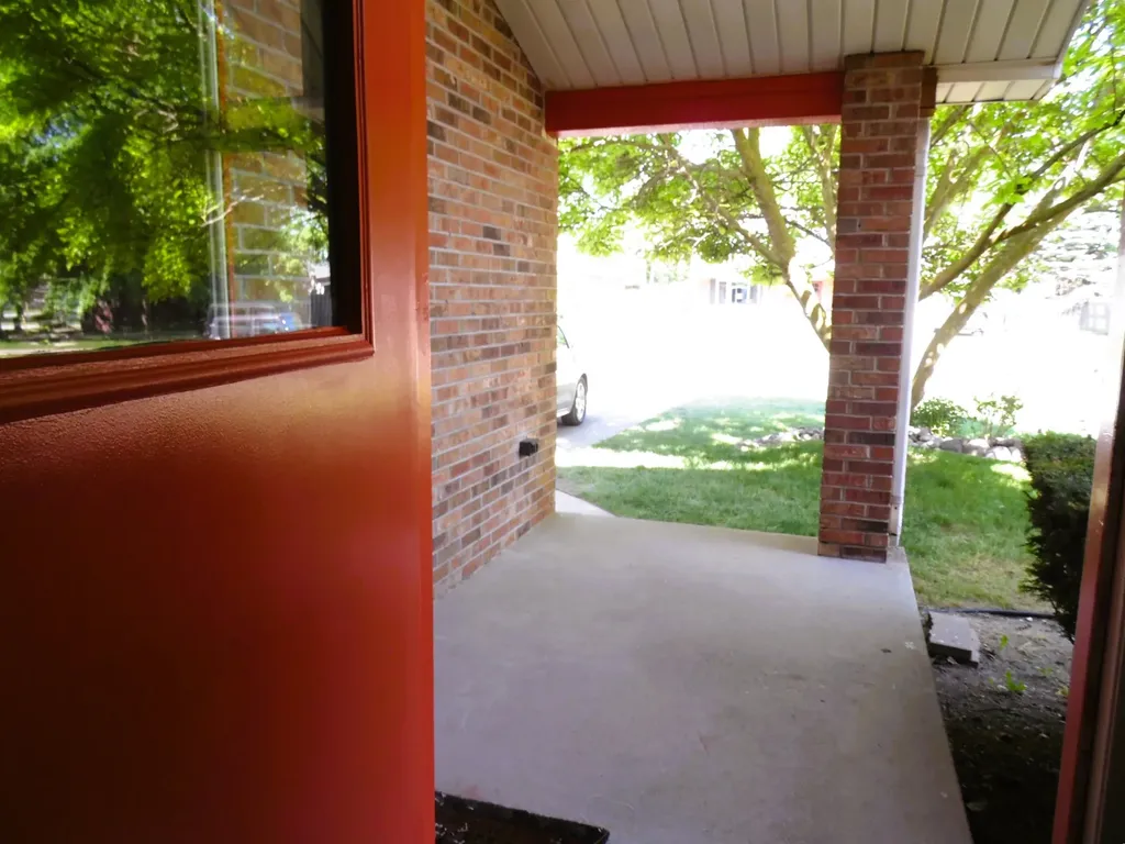 1191 N Frost Drive Saginaw Charter Township MI 48638