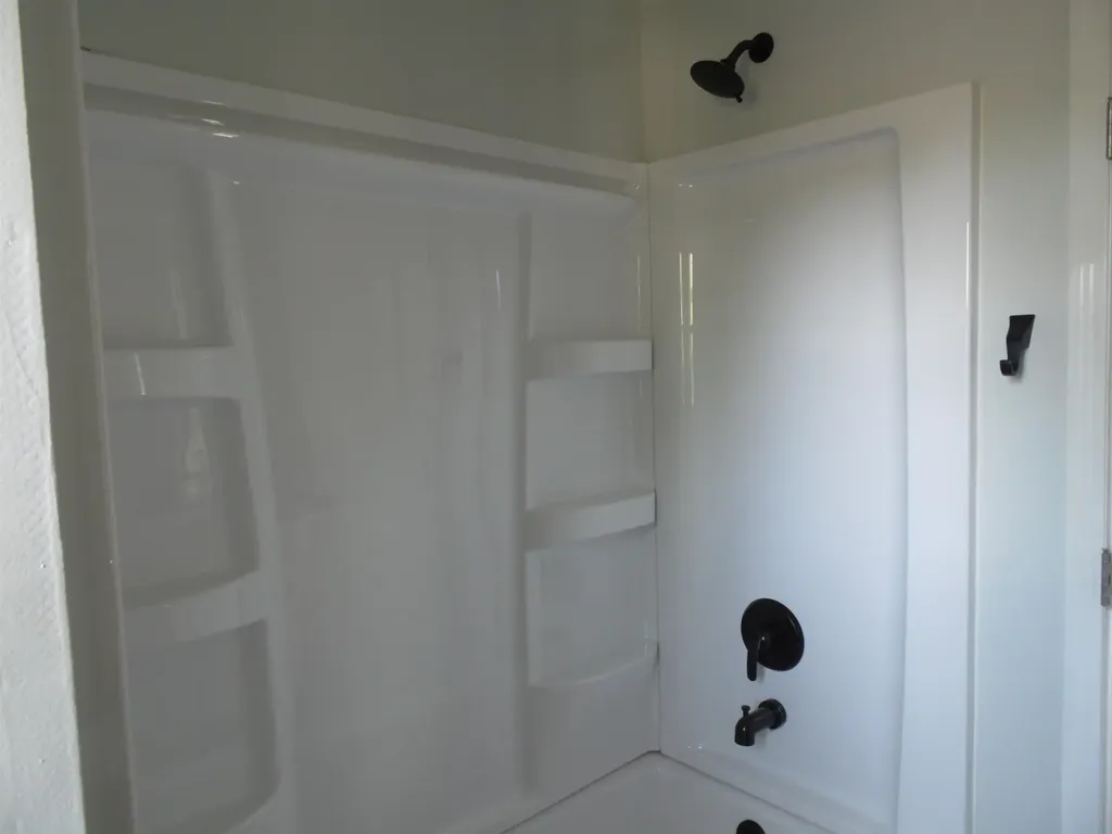 1191 N Frost Drive Saginaw Charter Township MI 48638