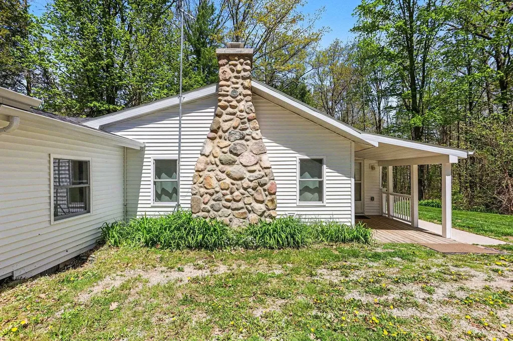 5950 Mark Drive Plainfield Township MI 48739