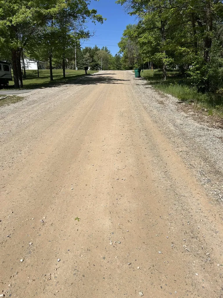 VL_737 Pontiac Trail Mills Township MI 48661