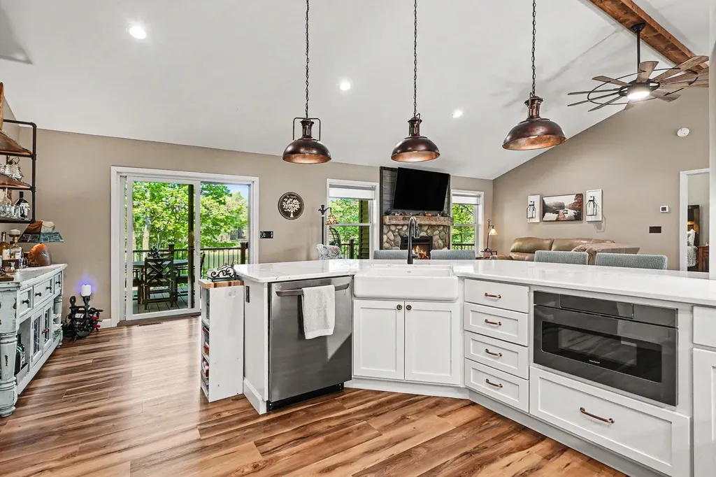 1735 Iroquois Trail Grant Township MI 48748