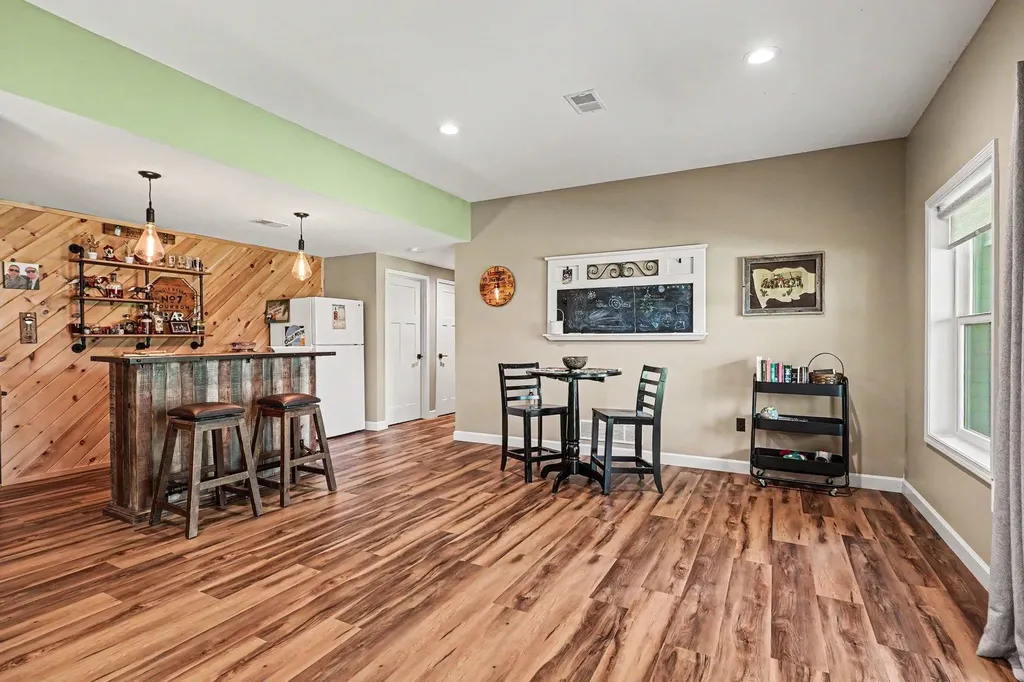 1735 Iroquois Trail Grant Township MI 48748