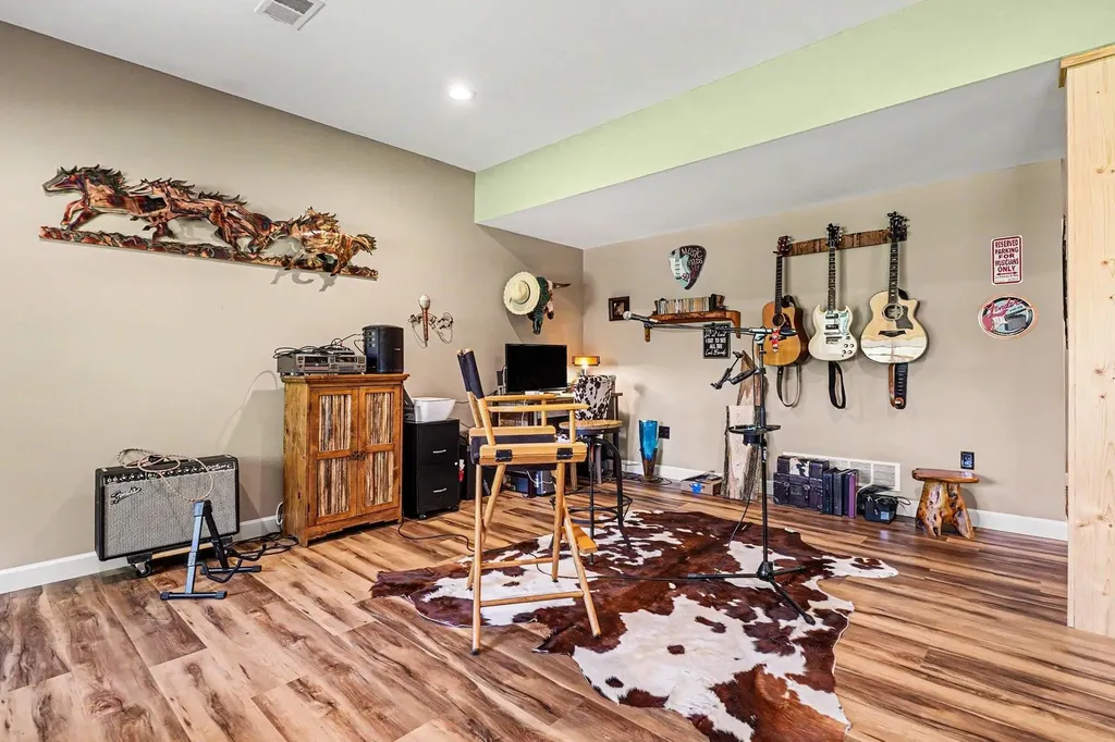 1735 Iroquois Trail Grant Township MI 48748