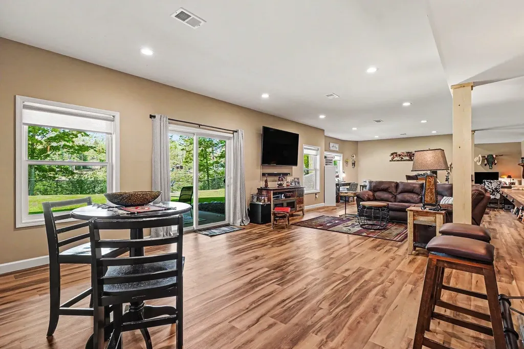 1735 Iroquois Trail Grant Township MI 48748