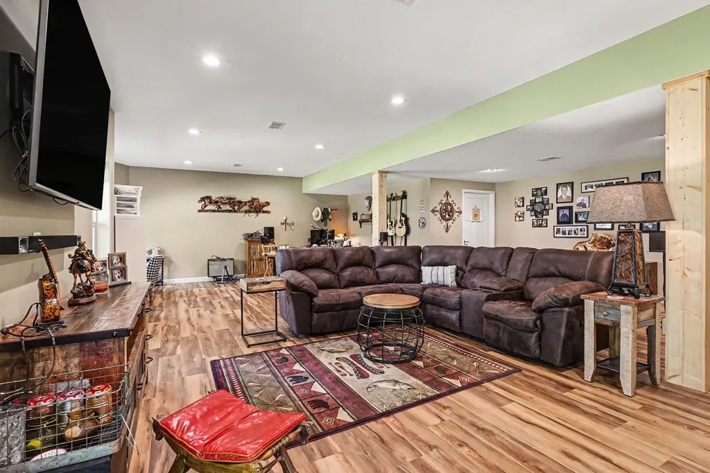1735 Iroquois Trail Grant Township MI 48748