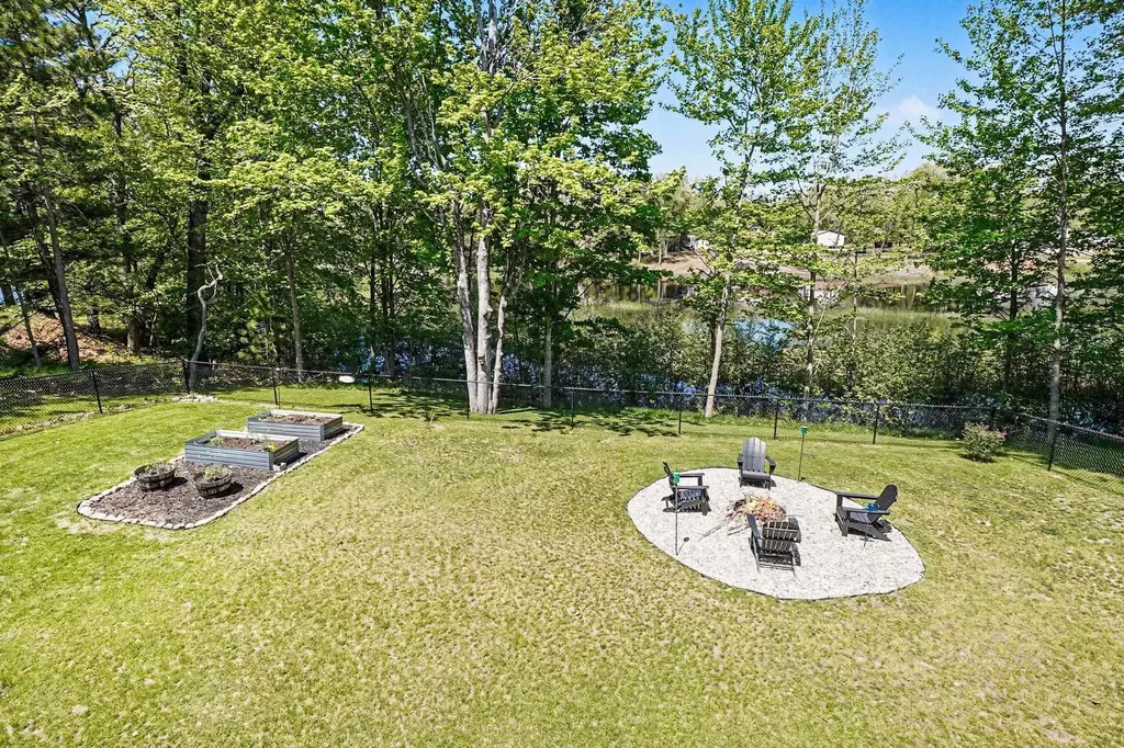 1735 Iroquois Trail Grant Township MI 48748