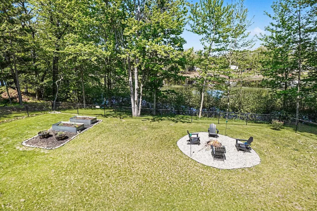 1735 Iroquois Trail Grant Township MI 48748
