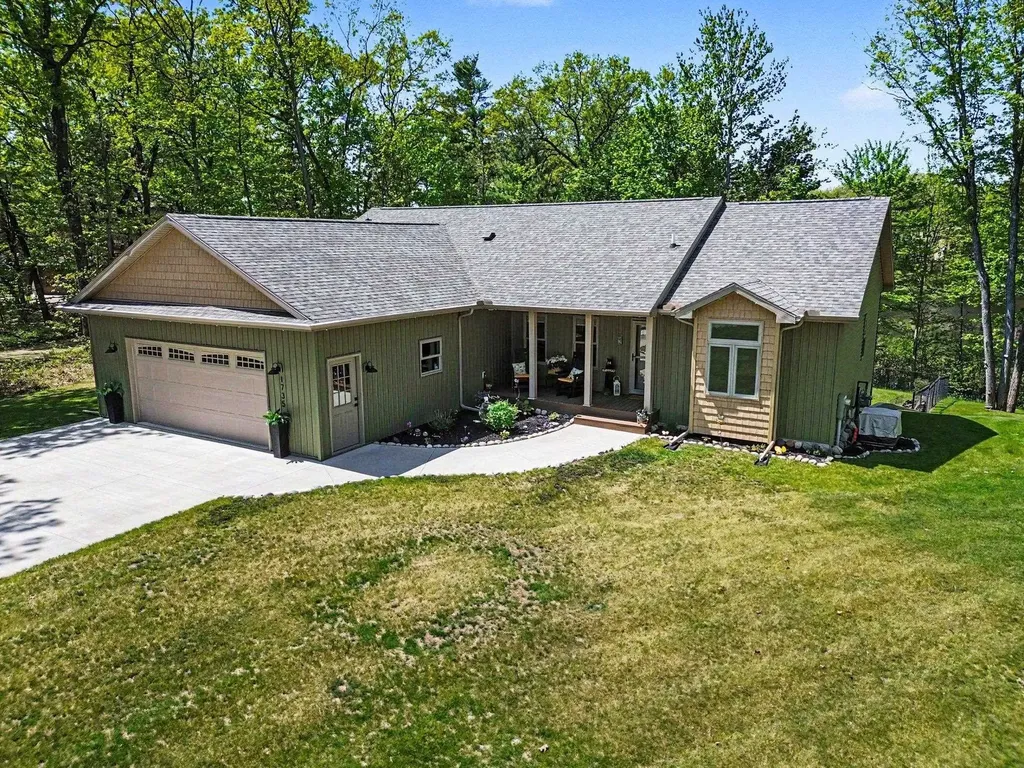 1735 Iroquois Trail Grant Township MI 48748