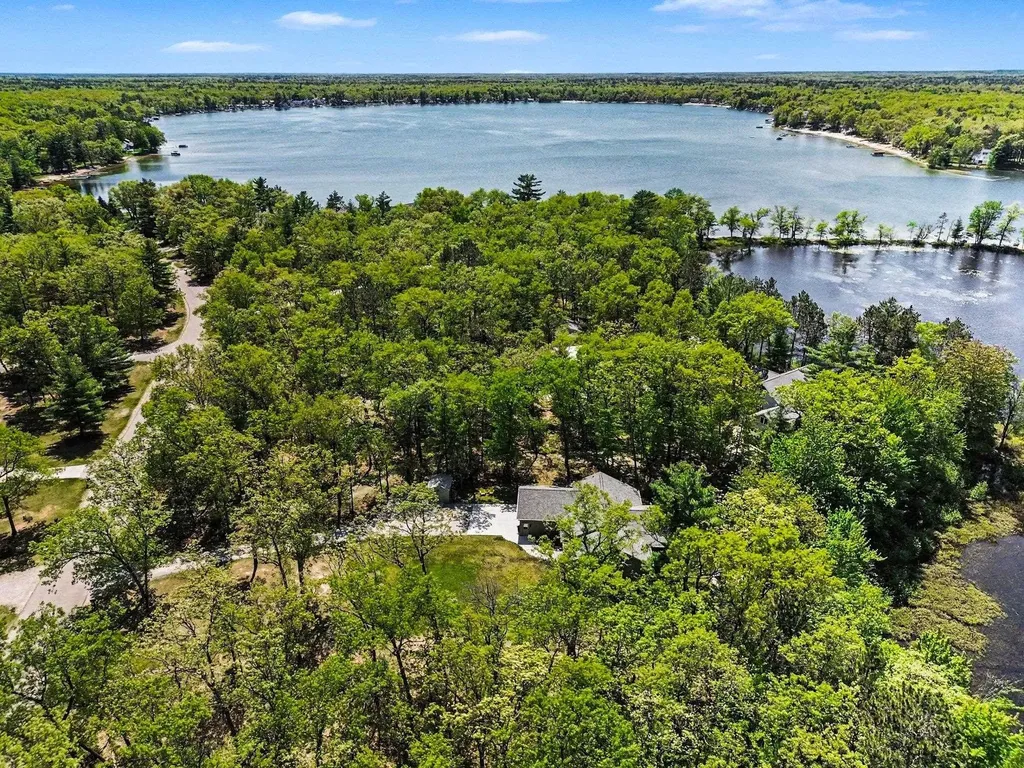 1735 Iroquois Trail Grant Township MI 48748