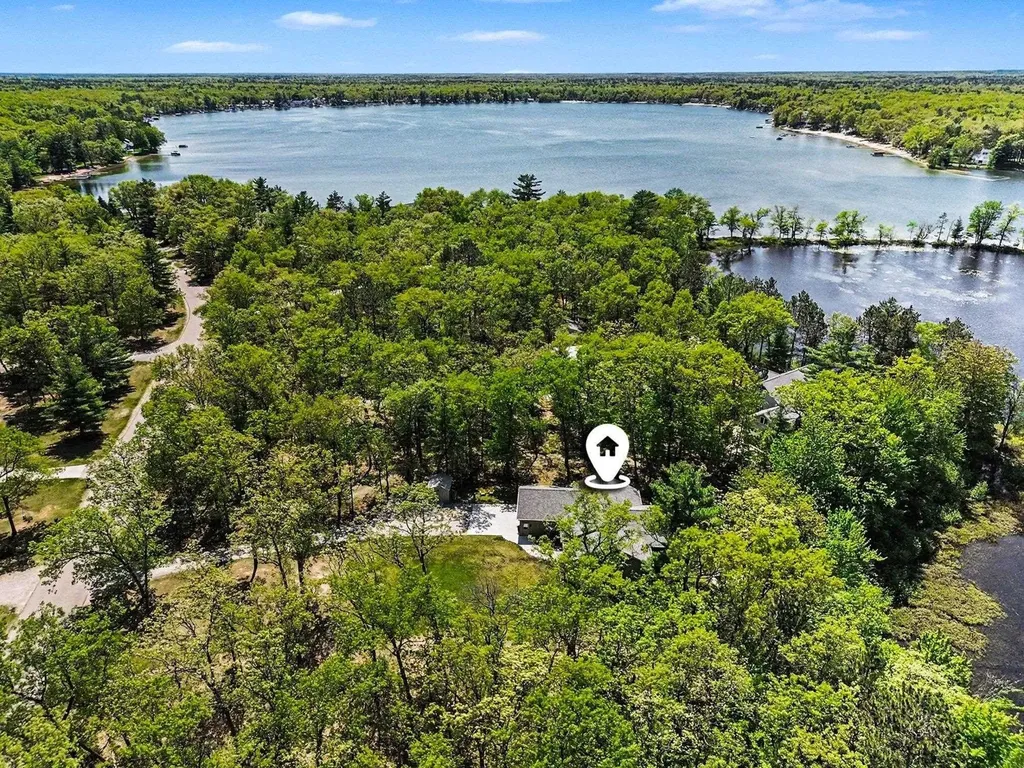 1735 Iroquois Trail Grant Township MI 48748