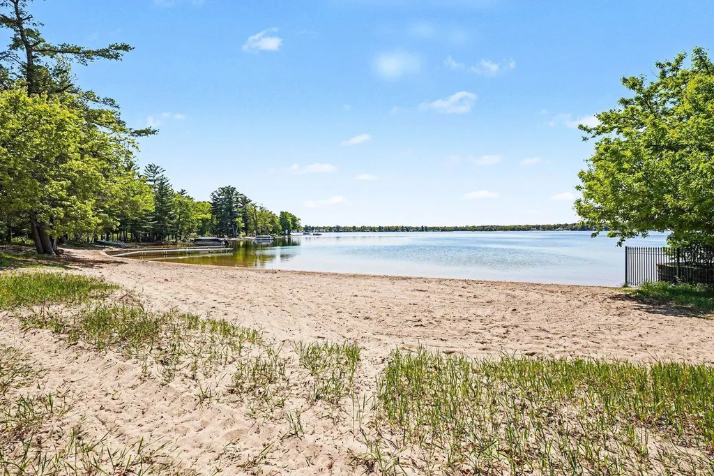 1735 Iroquois Trail Grant Township MI 48748