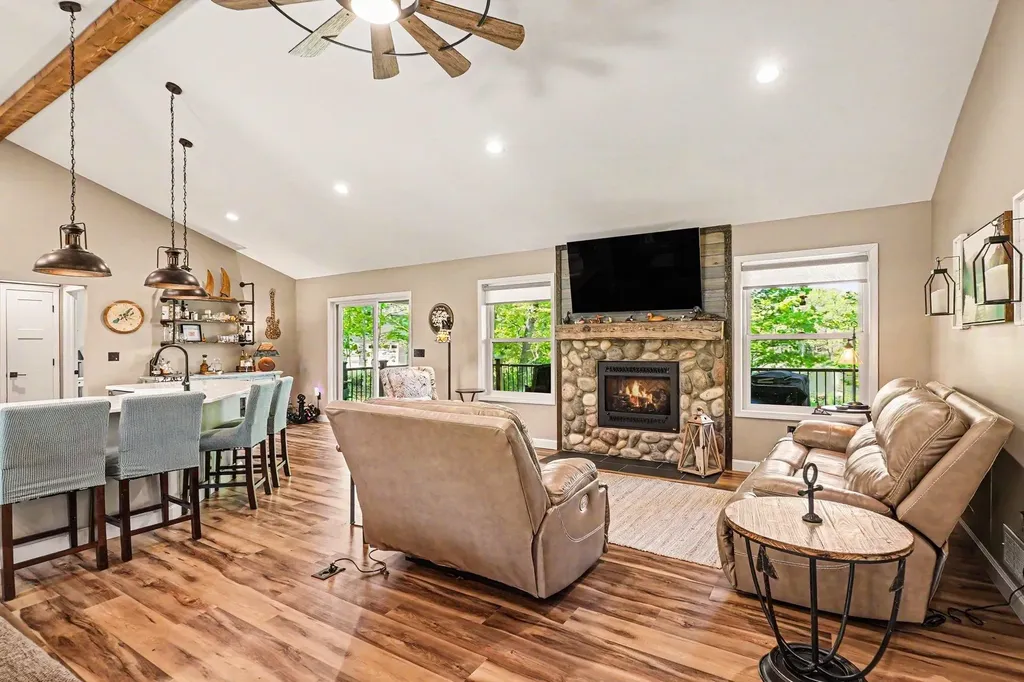 1735 Iroquois Trail Grant Township MI 48748
