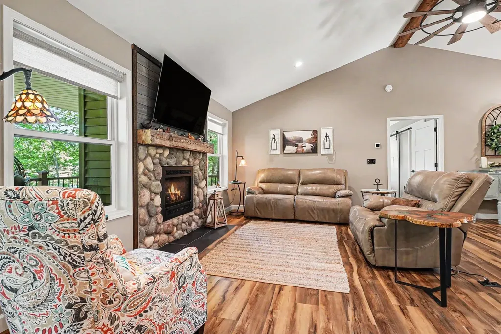 1735 Iroquois Trail Grant Township MI 48748