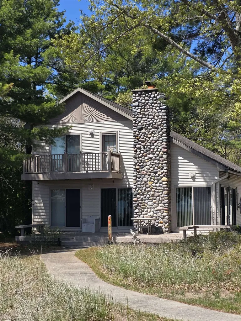 3694 N Us-23 Oscoda Charter Township MI 48750