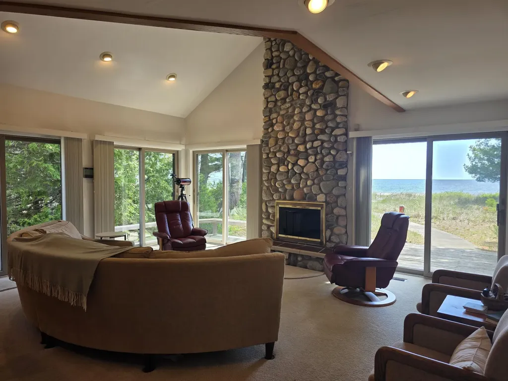 3694 N Us-23 Oscoda Charter Township MI 48750