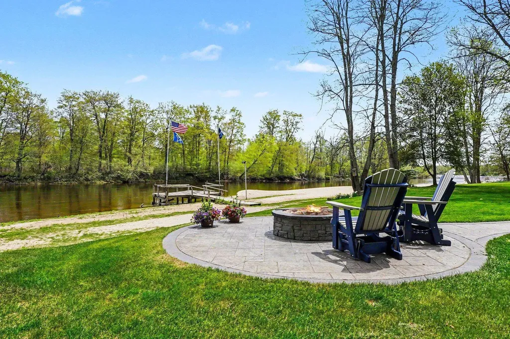 4364 Pointe Place Oscoda Charter Township MI 48750