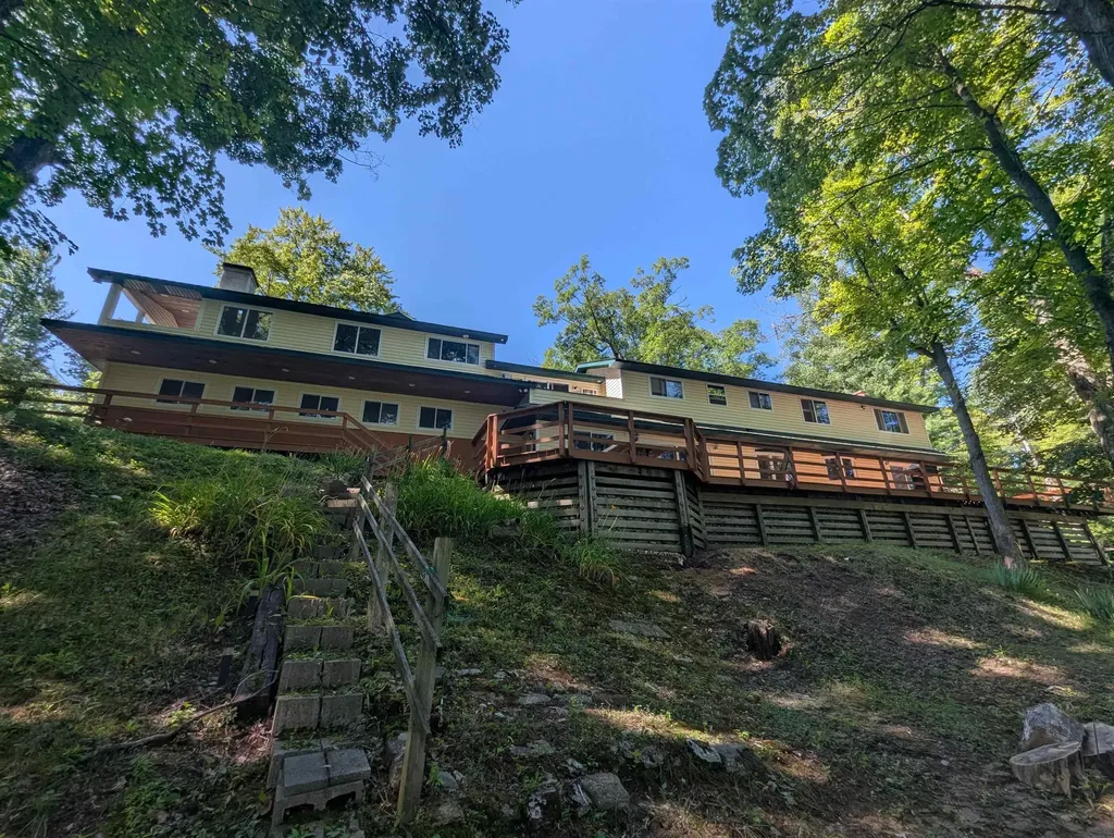 1620 N Michigan Arenac Township MI 48749