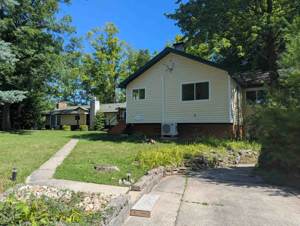 1620 N Michigan Arenac Township MI 48749
