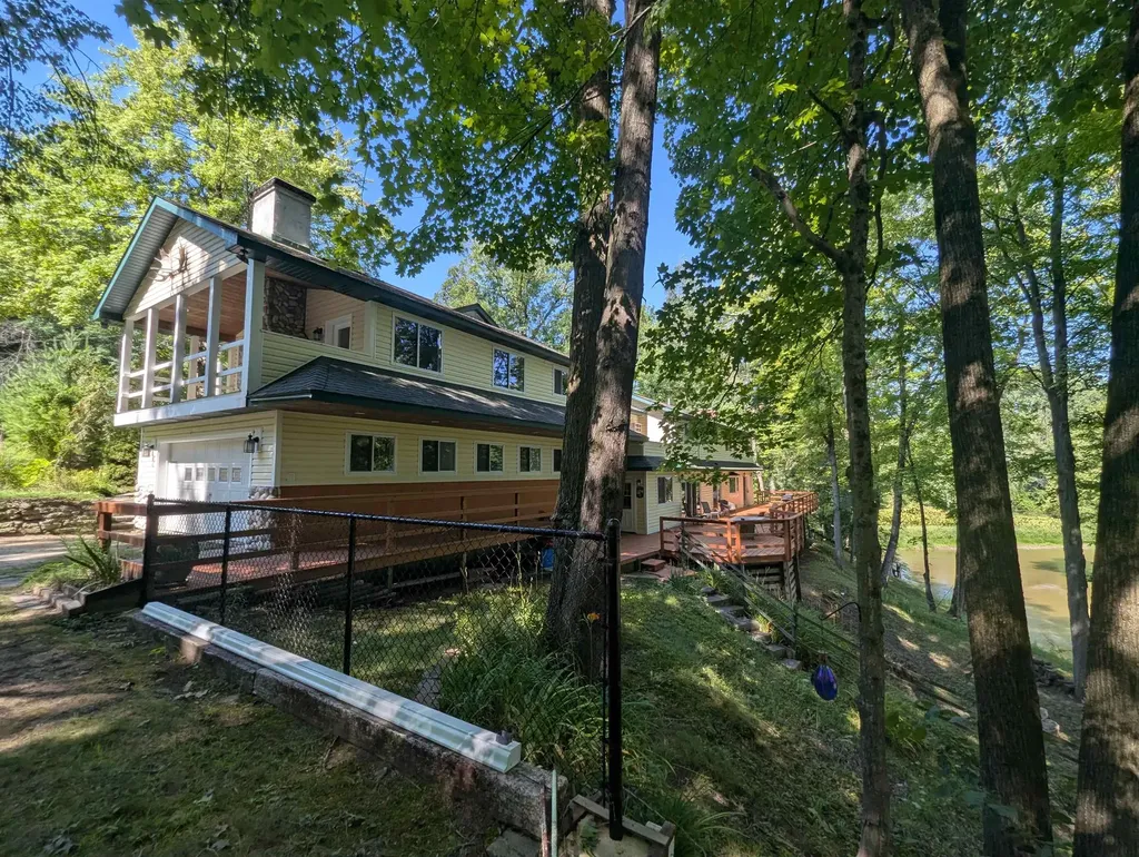 1620 N Michigan Arenac Township MI 48749
