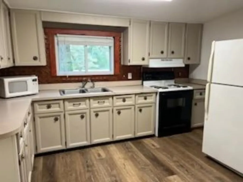 1620 N Michigan Arenac Township MI 48749