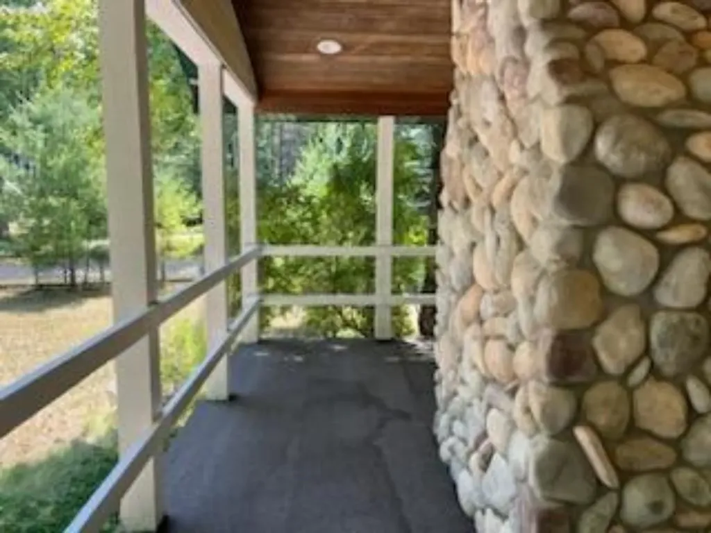 1620 N Michigan Arenac Township MI 48749