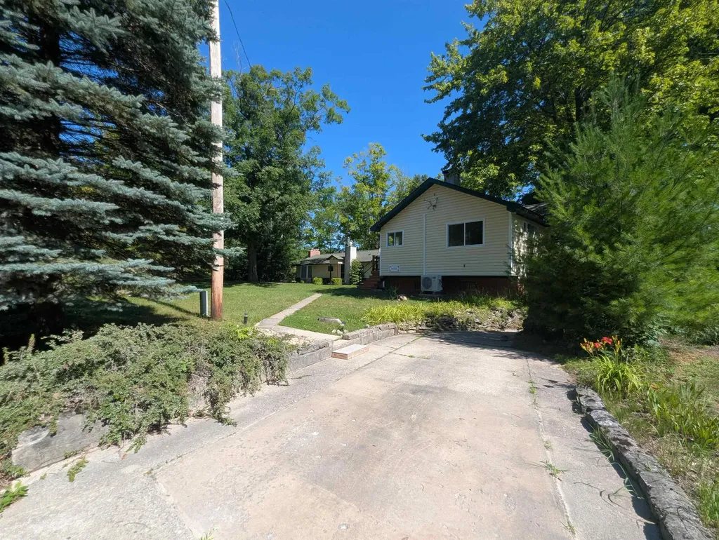1620 N Michigan Arenac Township MI 48749