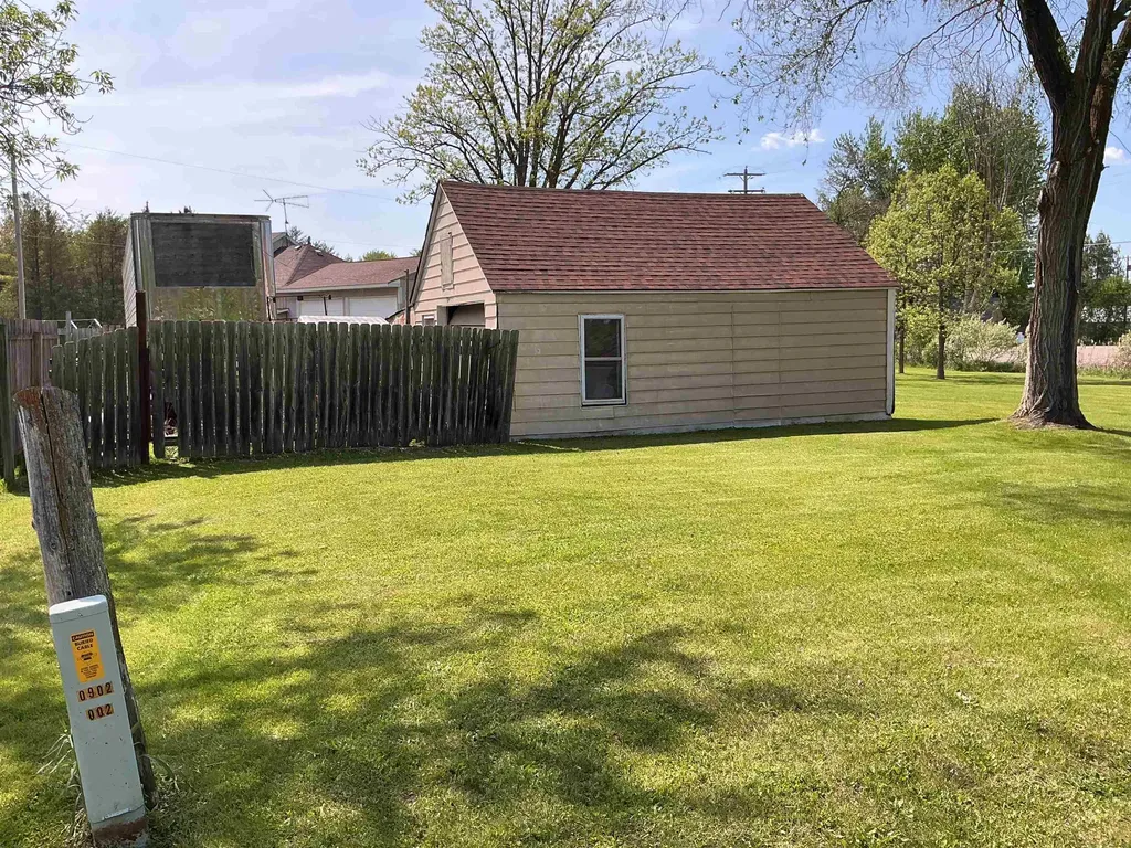 1486 N M-76 Moffatt Township MI 48610