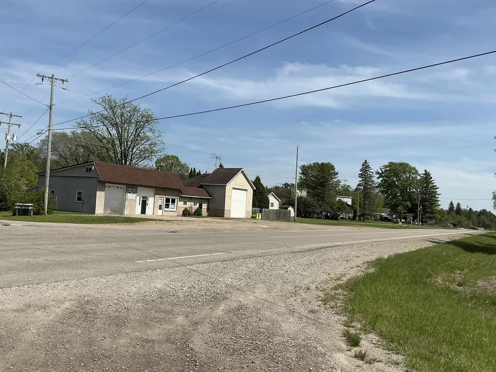 1486 N M-76 Moffatt Township MI 48610