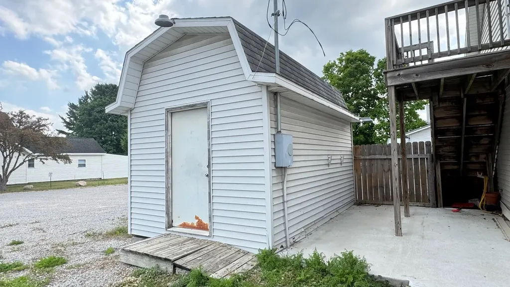 201 W 7th Street Evart Township MI 49631