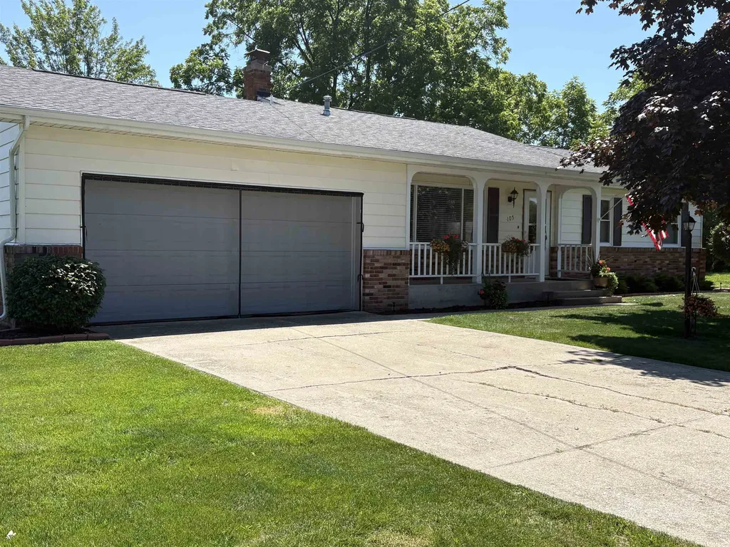 105 Third Avenue Tawas Township MI 48763