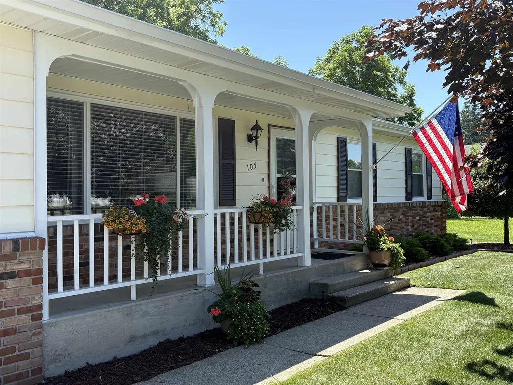 105 Third Avenue Tawas Township MI 48763