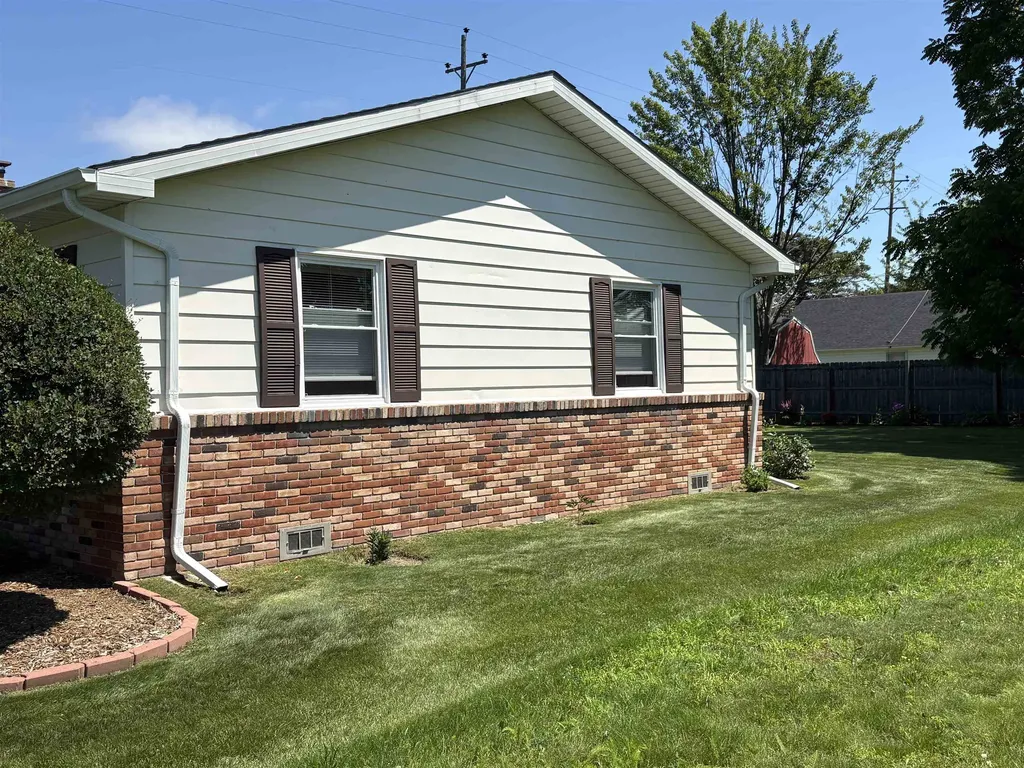 105 Third Avenue Tawas Township MI 48763