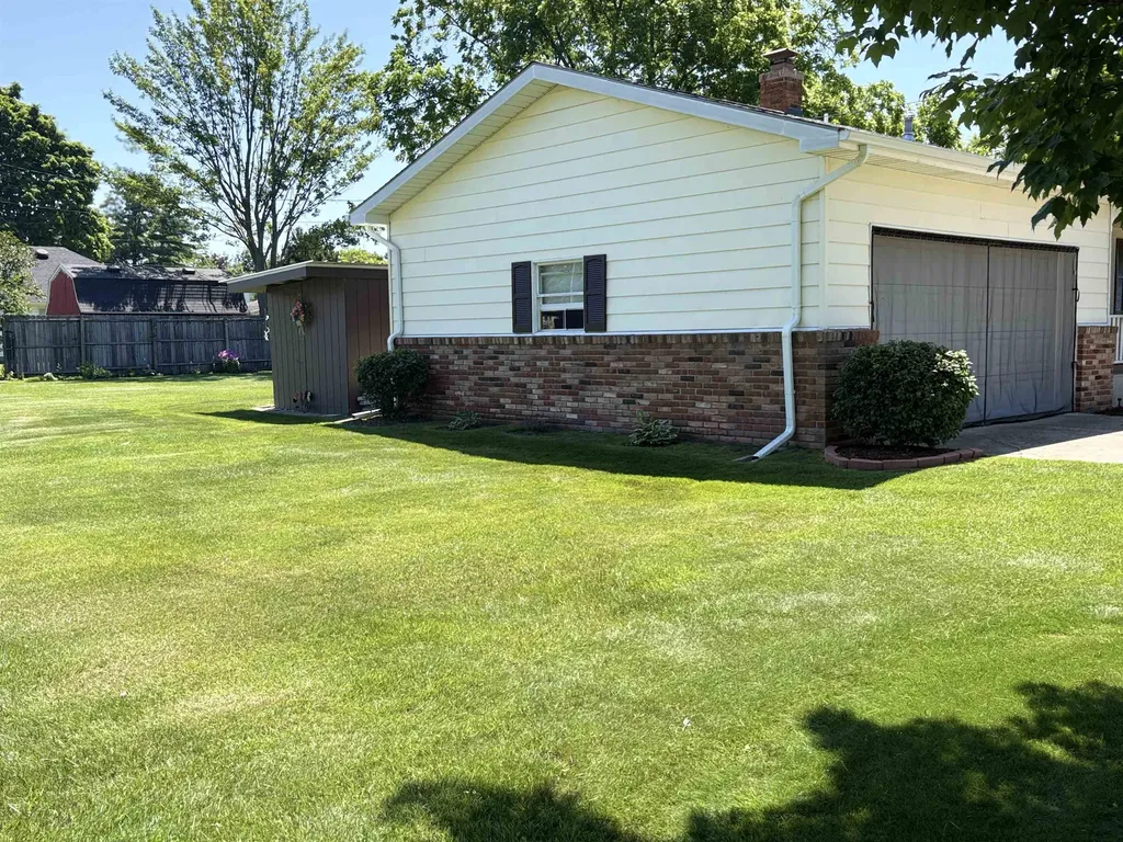 105 Third Avenue Tawas Township MI 48763