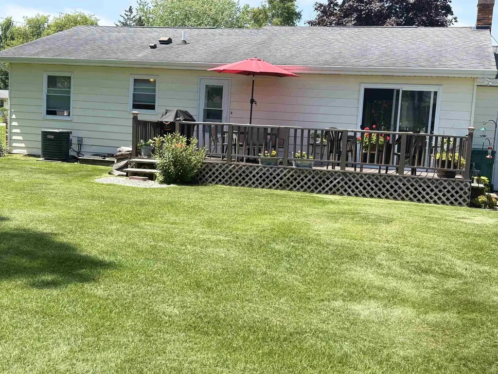105 Third Avenue Tawas Township MI 48763