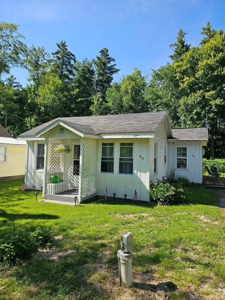 514 W M-55 Tawas Township MI 48763
