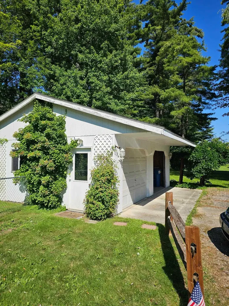 514 W M-55 Tawas Township MI 48763