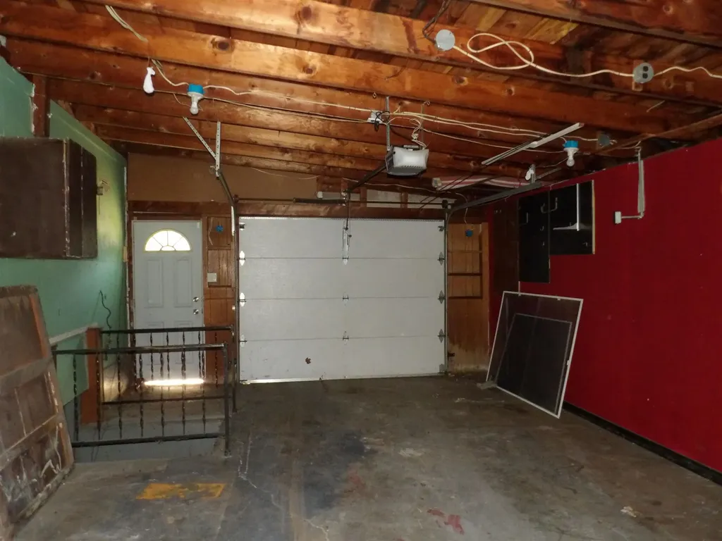 325 Walnut Alma City MI 48801
