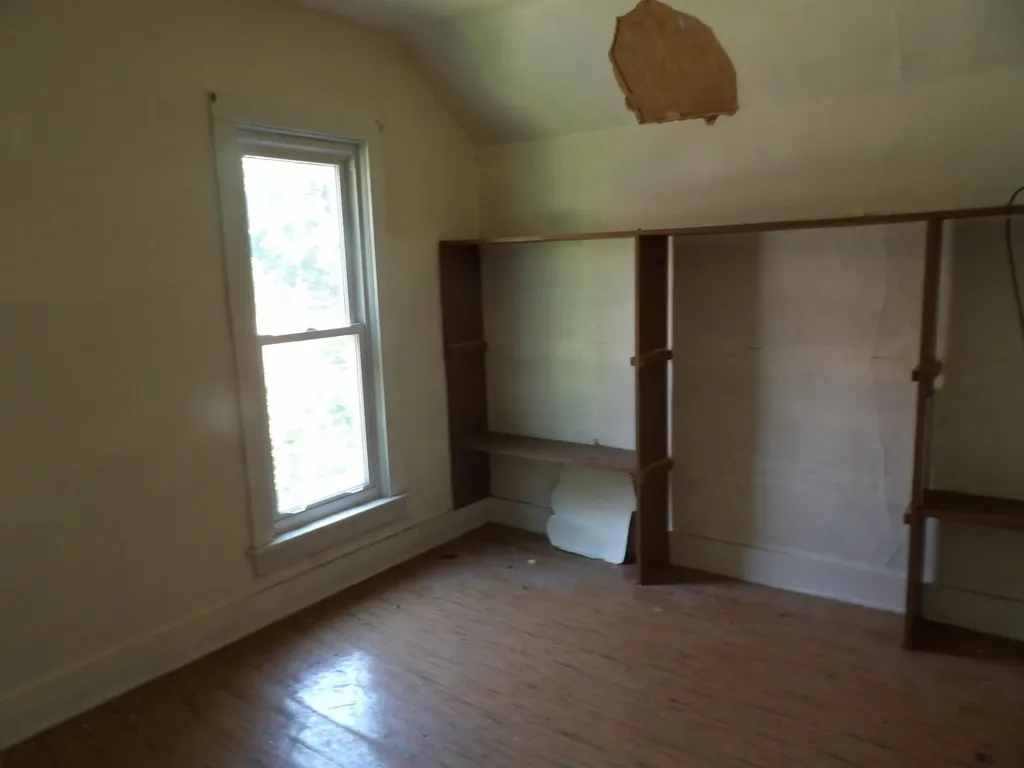 325 Walnut Alma City MI 48801