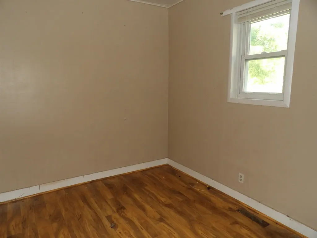 325 Walnut Alma City MI 48801