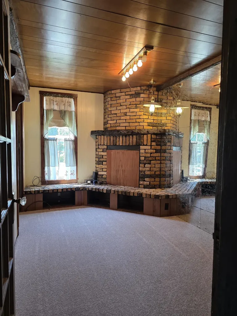 702 W Washington Unknown City MI 48730