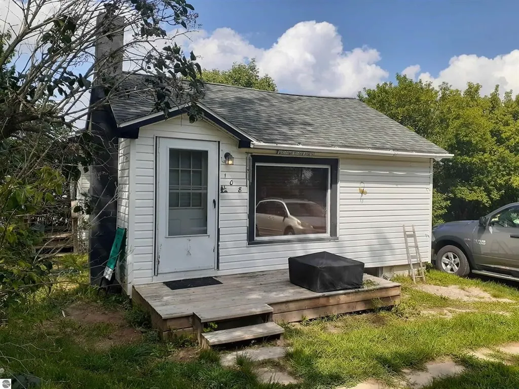 108 W Page Street Churchill Township MI 48654