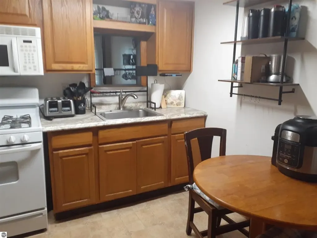 108 W Page Street Churchill Township MI 48654