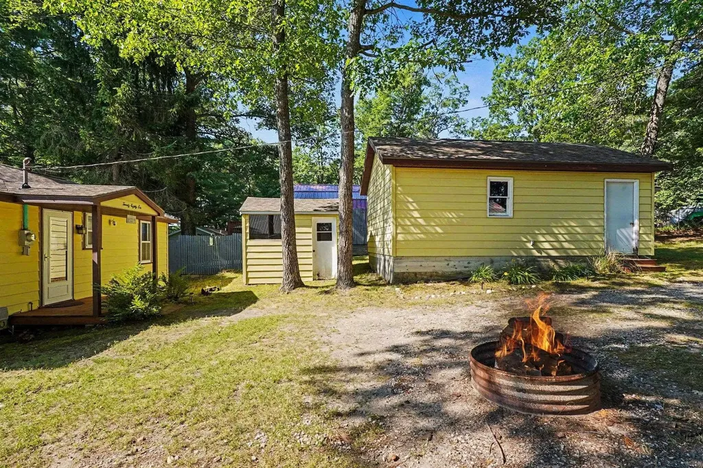 2086 Timber Trail Plainfield Township MI 48748