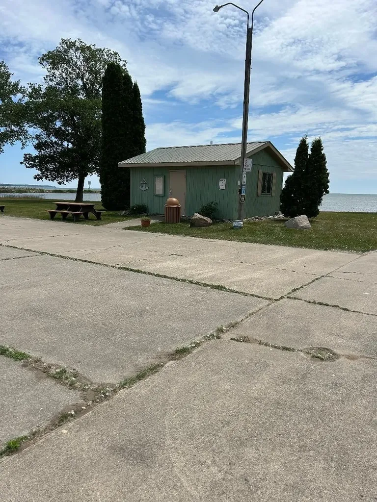 3676 E Michigan Avenue Au Gres Township MI 48703