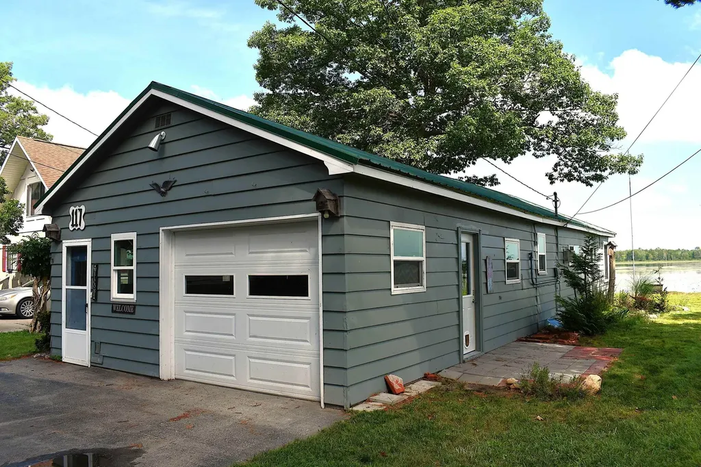 117 Warren Avenue Unknown City MI 48730