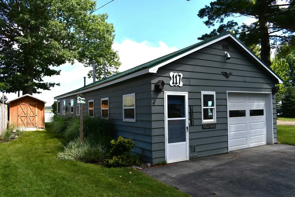 117 Warren Avenue Unknown City MI 48730