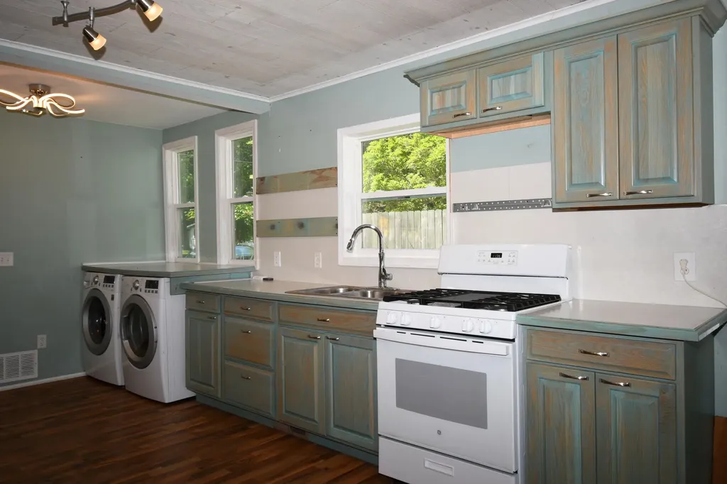 117 Warren Avenue Unknown City MI 48730